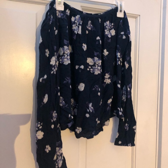 Hollister floral off the shoulder top - Picture 3 of 3